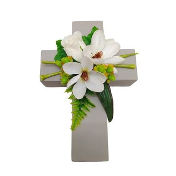 Arreglo floral decorativo con magnolia, rosa y hipérico TORVI, cruz para plantas, blanco, 26 x 18 x 10 cm Arreglo floral decorativo con magnolia, rosa y hipérico TORVI, cruz para plantas, blanco, 26 x 18 x 10 cm
